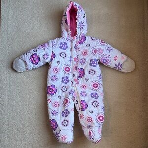 OshKosh B'gosh Pink White Purple Baby Hooded Snowsuit Bunting Size 6-9 Months
